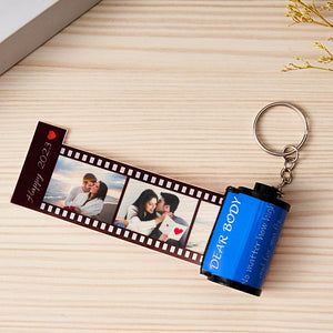 カスタムフォトフィルムキーホルダー - 写真とテキスト入れ可能なカラフルカメラキーホルダー恋人への有意義な贈り物